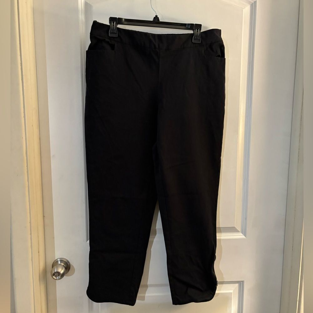Isaac Mizrahi Live Cropped Black Pants w/ zipper Ankles sz 16